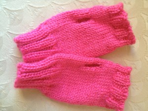 Improvised simple mitts in Caron Simply Soft